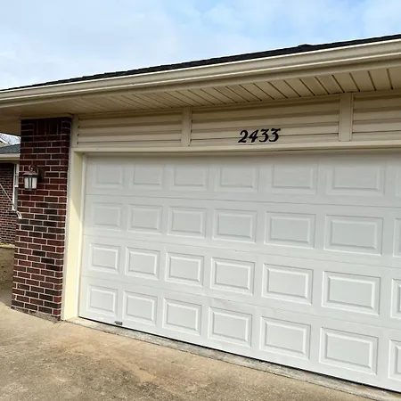 Family Fun! Sleeps 8, King Bed, 2 Queens, And Sofa Bed, Games - In Rogers Exterior photo