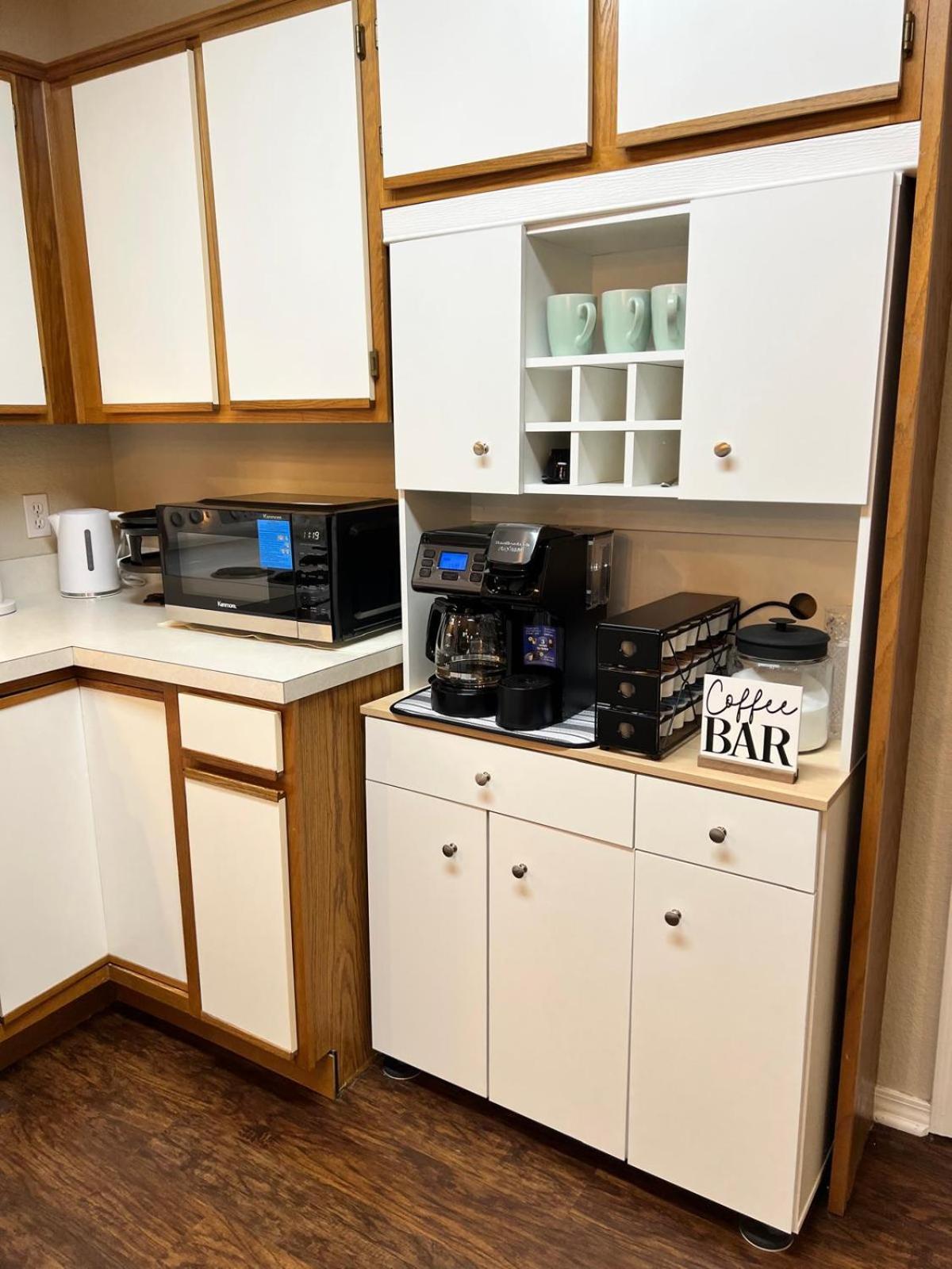 Family Fun! Sleeps 8, King Bed, 2 Queens, And Sofa Bed, Games - In Rogers