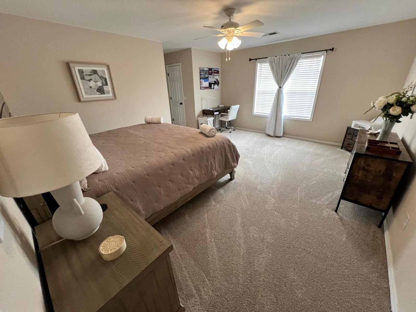 Hébergement de vacances Family Fun! Sleeps 8, King Bed, 2 Queens, And Sofa Bed, Games - In *